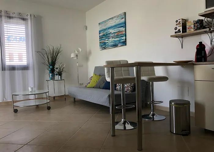 Las Buganvillas 77